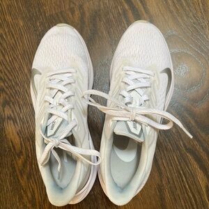 Women’s Nike zoom sneakers